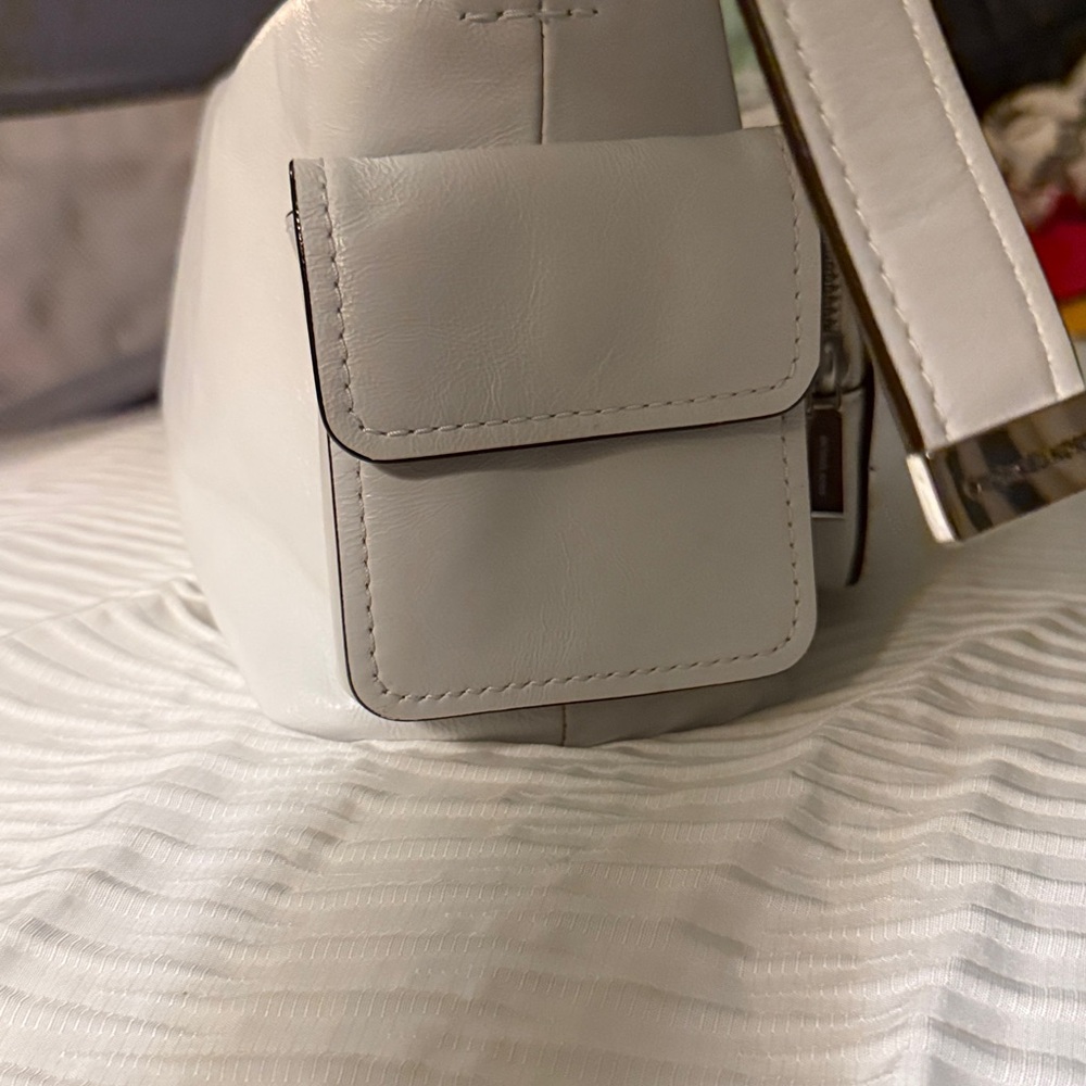 Michael Kors White Leather Multi-Pocket Crossbody - Picture 3 of 6